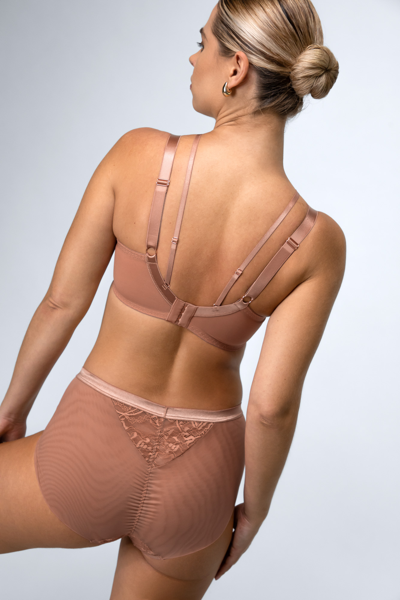 Chiara трусы с завышенной талией (капучино)